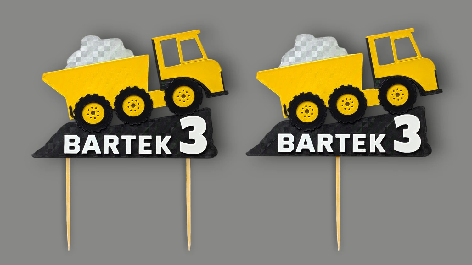 Opcje mocowania wywrotki na jednym lub dwóch patyczkach – porównanie stabilności na ciemnym tle