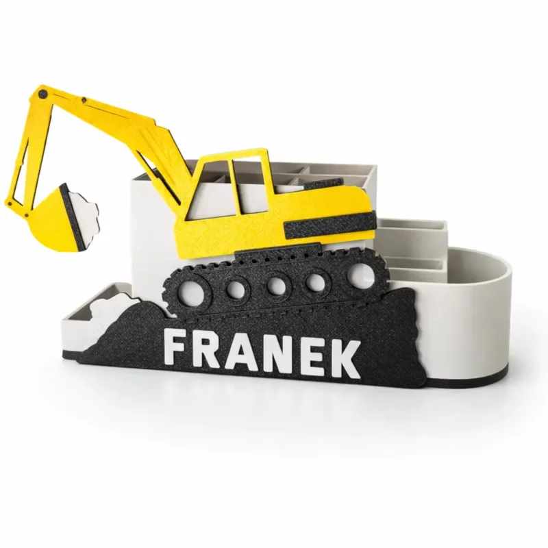 Personalizowany organizer na biurko koparka na gąsienicach z imieniem Franek. Pusty pojemnik na białym tle prezentujący żółtą maszynę na czarnej podbudowie.