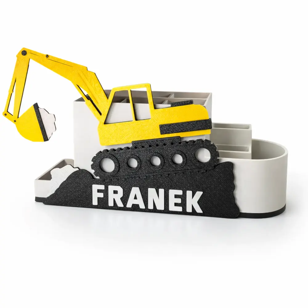 Personalizowany organizer na biurko koparka na gąsienicach z imieniem Franek. Pusty pojemnik na białym tle prezentujący żółtą maszynę na czarnej podbudowie.