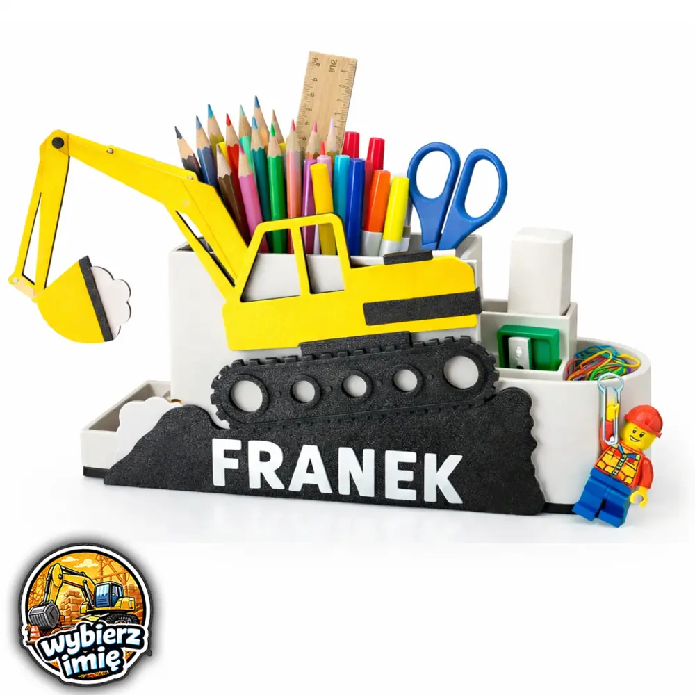 Organizer na biurko koparka na gąsienicach wypełniony kredkami, flamastrami i nożyczkami. Widoczna gumka i figurka Lego (produkt sprzedawany bez widocznego wyposażenia).