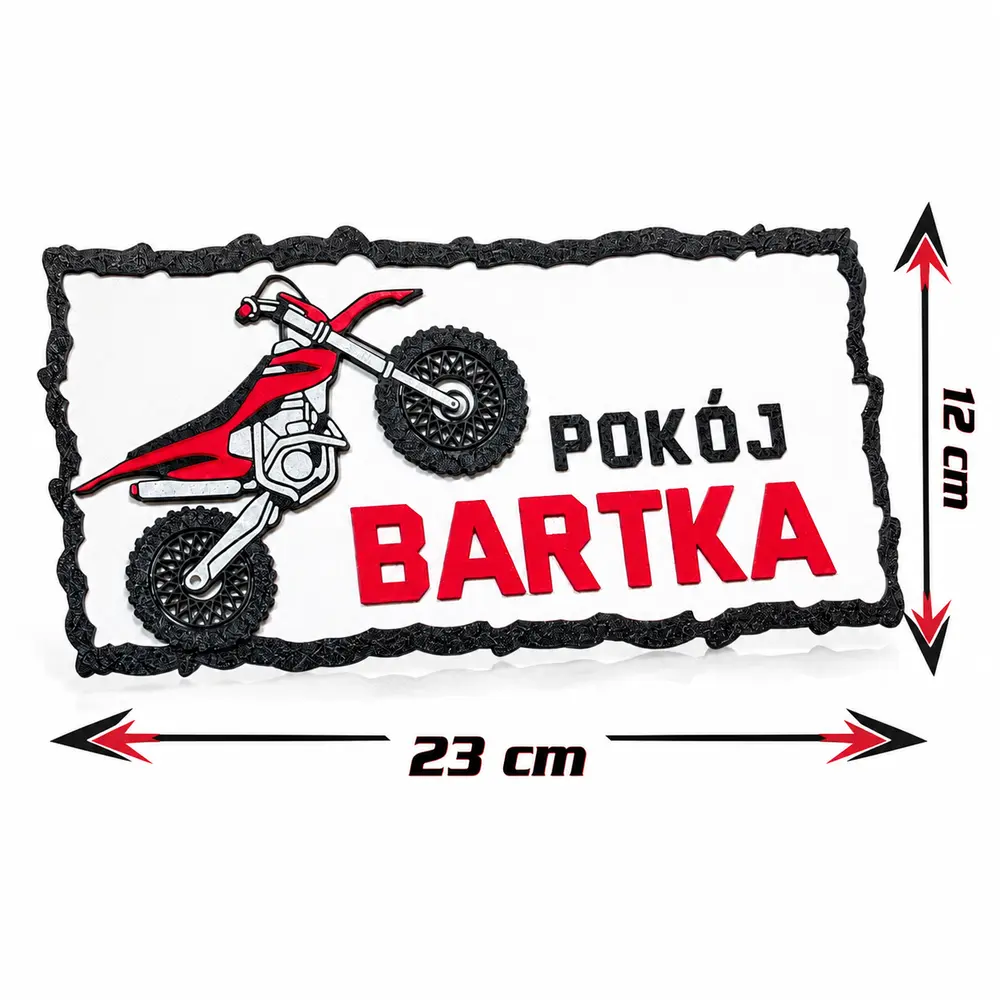 Tabliczka na drzwi z imieniem dziecka motocross o wymiarach 23 cm szerokości i 12 cm wysokości